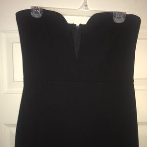 Black v-shape Gown